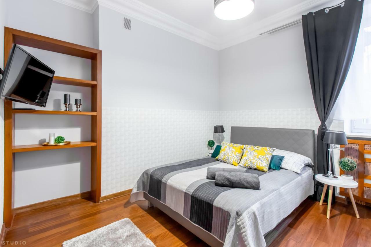 *Clicktheflat* Wilcza 33 Street Apart Rooms In The City Center ワルシャワ エクステリア 写真