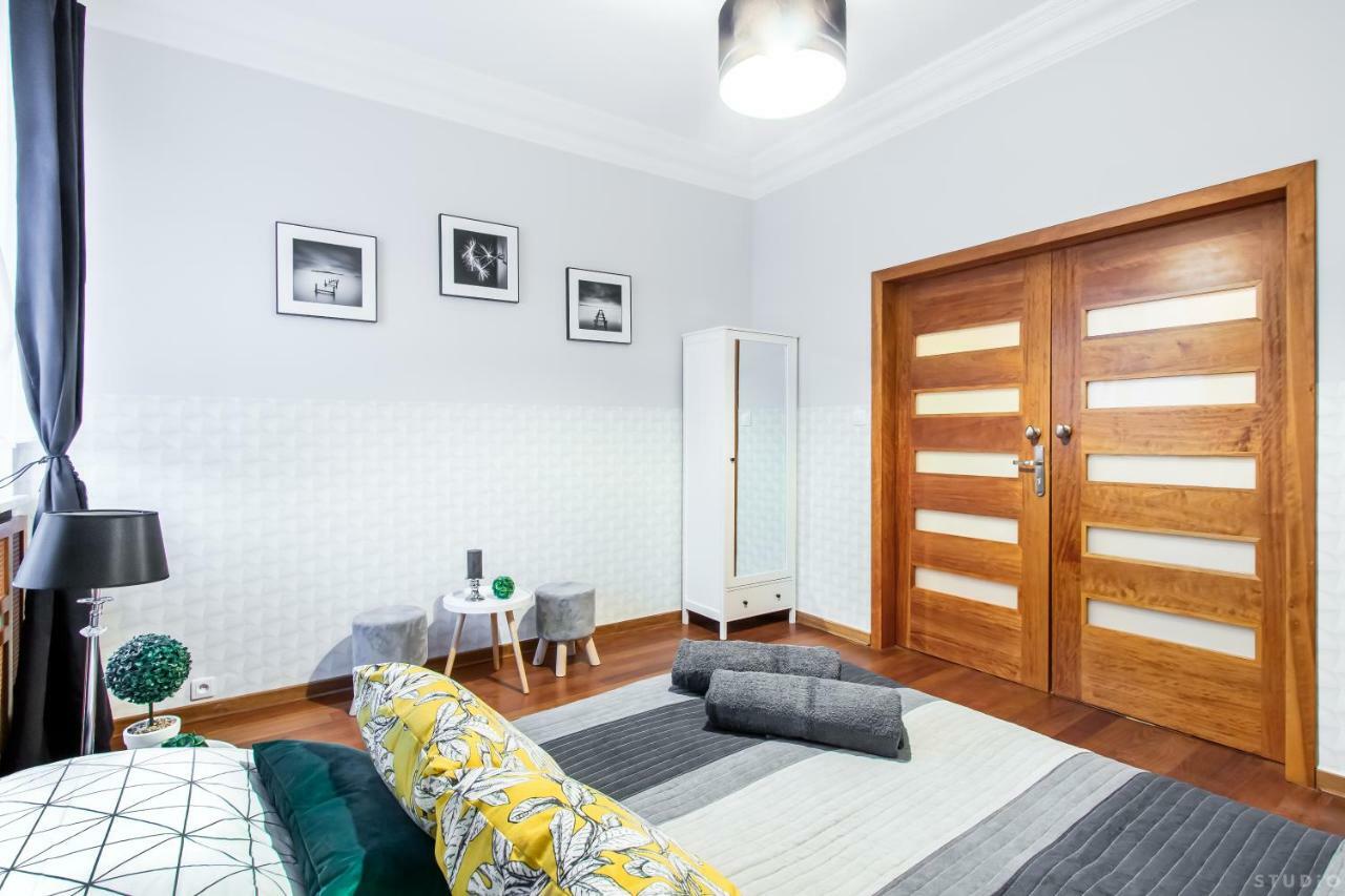 *Clicktheflat* Wilcza 33 Street Apart Rooms In The City Center ワルシャワ エクステリア 写真