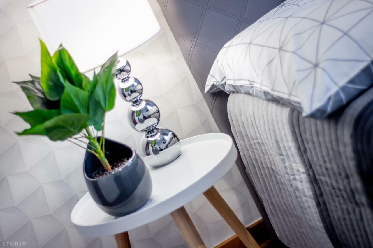 *Clicktheflat* Wilcza 33 Street Apart Rooms In The City Center ワルシャワ エクステリア 写真